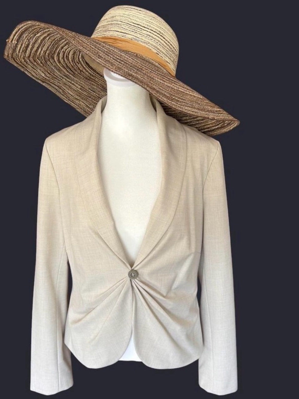 Women’s  size 6 crop blazer by Saks Fifth Avenue, heather beige, lightweight.
